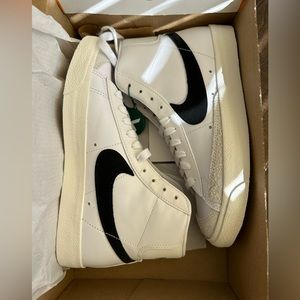 Nike Blazer Mid 77